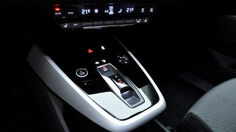 Audi Q4 (204KM) -  239 000  PLN, 2022 - Kielce - wyprzedaż | Autoria.pl