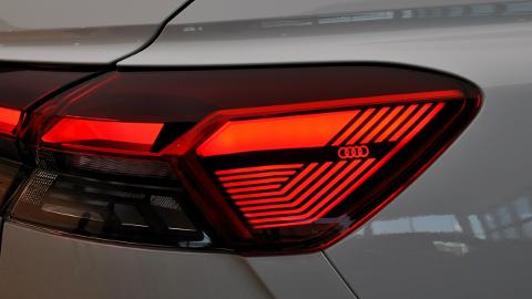 Audi Q4 (204KM) -  239 000  PLN, 2022 - Kielce - wyprzedaż | Autoria.pl