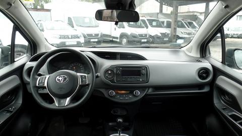 Toyota Yaris III  (75KM) - 36 700  PLN, 2017 - Katowice - wyprzedaż | Autoria.pl