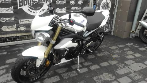 Triumph Street Triple (115KM) - 22 500  PLN, 2014 - Barlinek - wyprzedaż | Autoria.pl