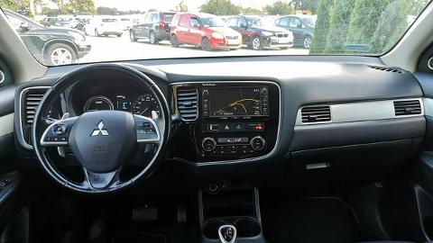 Mitsubishi Outlander III  (121KM) - 64 900  PLN, 2014 - Strzegom - wyprzedaż | Autoria.pl