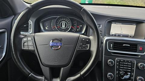 Volvo V60 I  (165KM) - 65 800  PLN, 2015 - Nowy Sącz - wyprzedaż | Autoria.pl
