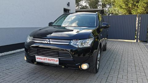 Mitsubishi Outlander III  (121KM) - 64 900  PLN, 2014 - Strzegom - wyprzedaż | Autoria.pl