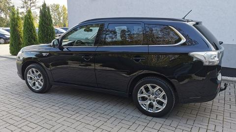 Mitsubishi Outlander III  (121KM) - 64 900  PLN, 2014 - Strzegom - wyprzedaż | Autoria.pl