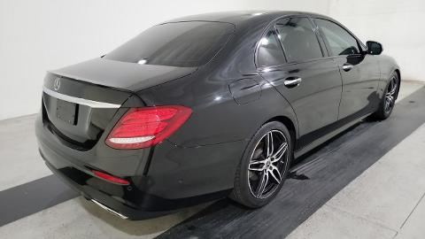 Mercedes-Benz Klasa E W213  (255KM) - 91 500  PLN, 2020 - Katowice - wyprzedaż | Autoria.pl