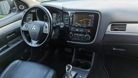 Mitsubishi Outlander III  (121KM) - 64 900  PLN, 2014 - Strzegom - wyprzedaż | Autoria.pl