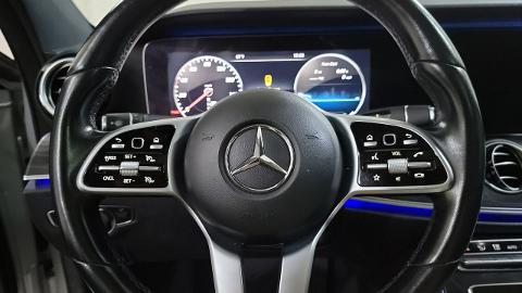Mercedes-Benz Klasa E W213  (255KM) - 90 500  PLN, 2020 - Katowice - wyprzedaż | Autoria.pl