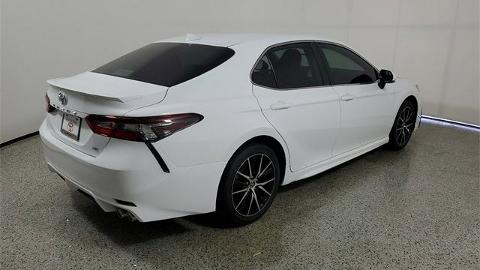 Toyota Camry IX  (203KM) - 89 000  PLN, 2024 - Katowice - wyprzedaż | Autoria.pl