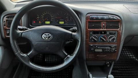 Toyota Avensis I  (110KM) - 7 900  PLN, 2000 - Strzegom - wyprzedaż | Autoria.pl