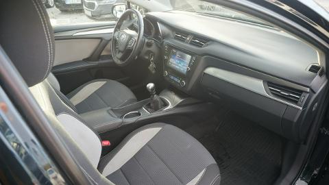 Toyota Avensis III  (143KM) - 54 500  PLN, 2017 - Poznań - wyprzedaż | Autoria.pl