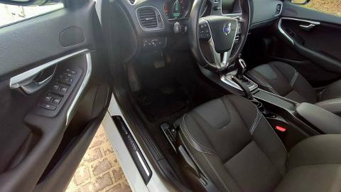 Volvo V40 II  (150KM) - 23 900  PLN, 2015 - PLESZEW - wyprzedaż | Autoria.pl