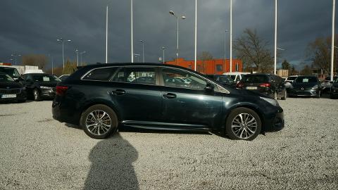 Toyota Avensis III  (143KM) - 59 000  PLN, 2017 - Poznań - wyprzedaż | Autoria.pl