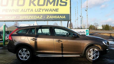 Volvo V60 Cross Country (150KM) - 72 999  PLN, 2017 - Warszawa - wyprzedaż | Autoria.pl