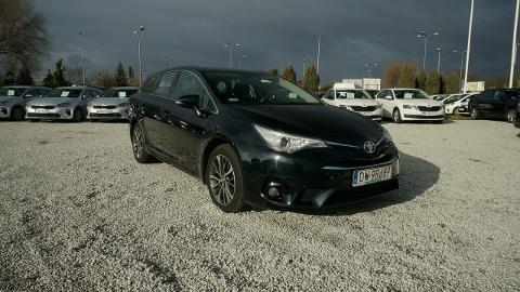 Toyota Avensis III  (143KM) - 59 000  PLN, 2017 - Poznań - wyprzedaż | Autoria.pl