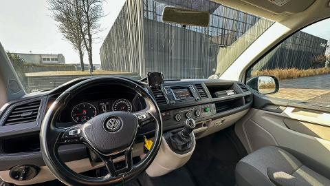 Volkswagen Transporter (150KM) - 68 700  PLN, 2017 - Tarnowskie Góry - wyprzedaż | Autoria.pl