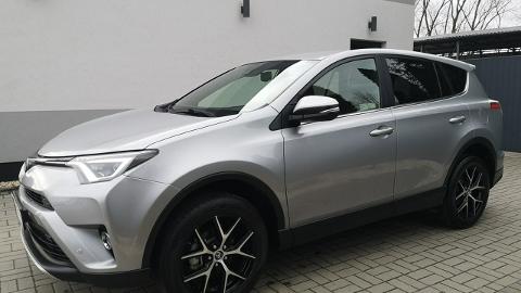 Toyota RAV4 IV  (143KM) - 79 900  PLN, 2017 - Strzegom - wyprzedaż | Autoria.pl