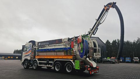 Volvo WUKO LARSEN FLEX LINE 414 ADR do zbierania odpadów płynnych (540KM) -  890 000  PLN, 2012 - Daleszyce - wyprzedaż | Autoria.pl