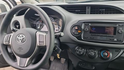 Toyota Yaris III  (72KM) - 39 500  PLN, 2018 - Janki - wyprzedaż | Autoria.pl