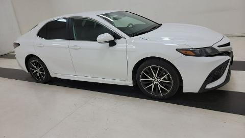 Toyota Camry IX  (203KM) - 72 300  PLN, 2024 - Katowice - wyprzedaż | Autoria.pl