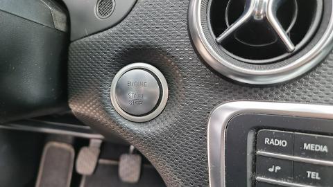 Mercedes-Benz Klasa A W176  (102KM) - 63 000  PLN, 2017 - Janki - wyprzedaż | Autoria.pl