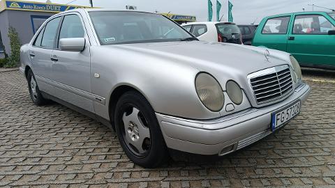 Mercedes-Benz Klasa E W210  (150KM) - 9 900  PLN, 1998 - Gorzów Wielkopolski - wyprzedaż | Autoria.pl