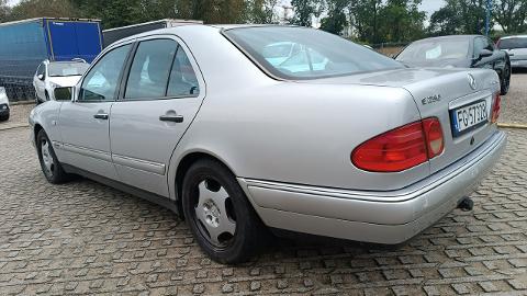 Mercedes-Benz Klasa E W210  (150KM) - 9 900  PLN, 1998 - Gorzów Wielkopolski - wyprzedaż | Autoria.pl