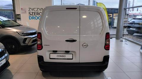 Opel Combo (102KM) - 82 900  PLN, 2023 - wyprzedaż | Autoria.pl