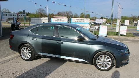 Škoda Superb III  (150KM) - 68 617  PLN, 2018 - Warszawa - wyprzedaż | Autoria.pl