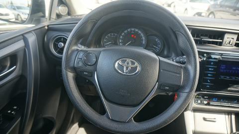 Toyota Auris II  (90KM) - 42 700  PLN, 2017 - Poznań - wyprzedaż | Autoria.pl