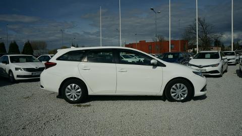 Toyota Auris II  (90KM) - 42 700  PLN, 2017 - Poznań - wyprzedaż | Autoria.pl