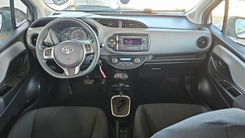 Toyota Yaris III  (75KM) - 38 200  PLN, 2018 - Katowice - wyprzedaż | Autoria.pl
