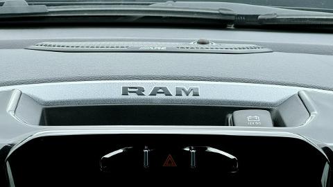 RAM 1500 (401KM) -  279 000  PLN, 2020 - Kamienna Góra - wyprzedaż | Autoria.pl