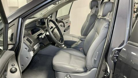 SsangYong Rodius I  (163KM) - 29 200  PLN, 2012 - Częstochowa - wyprzedaż | Autoria.pl