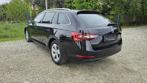 Škoda Superb III  (190KM) - 79 900  PLN, 2018 - Nowy Sącz - wyprzedaż | Autoria.pl