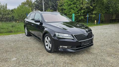 Škoda Superb III  (190KM) - 79 900  PLN, 2018 - Nowy Sącz - wyprzedaż | Autoria.pl