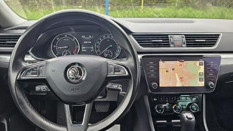 Škoda Superb III  (190KM) - 79 900  PLN, 2018 - Nowy Sącz - wyprzedaż | Autoria.pl