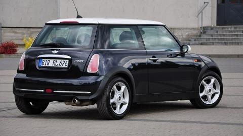 Mini Cooper I  (116KM) - 10 900  PLN, 2004 - Ostrów Mazowiecka - wyprzedaż | Autoria.pl