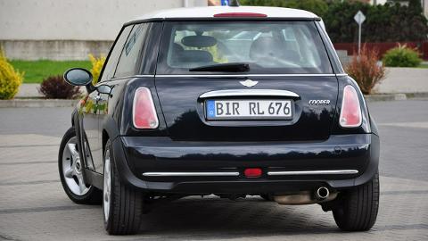 Mini Cooper I  (116KM) - 10 900  PLN, 2004 - Ostrów Mazowiecka - wyprzedaż | Autoria.pl