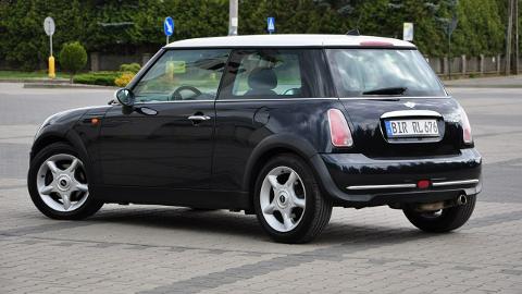 Mini Cooper I  (116KM) - 10 900  PLN, 2004 - Ostrów Mazowiecka - wyprzedaż | Autoria.pl