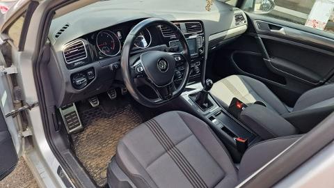 Volkswagen Golf VII  (110KM) - 41 990  PLN, 2016 - Słupsk - wyprzedaż | Autoria.pl