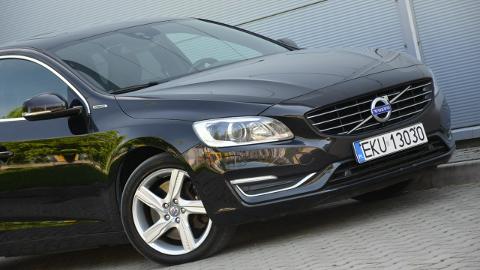 Volvo V60 I  (215KM) - 51 900  PLN, 2013 - Kutno - wyprzedaż | Autoria.pl