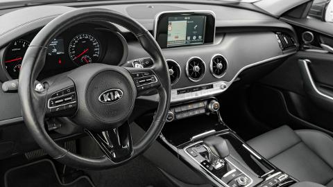 Kia Stinger (245KM) -  109 850  PLN, 2019 - Gdańsk - wyprzedaż | Autoria.pl