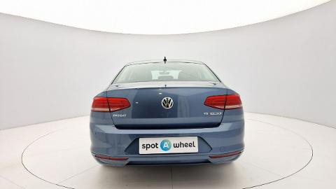 Volkswagen Passat (125KM) - 52 100  PLN, null - Janki - wyprzedaż | Autoria.pl