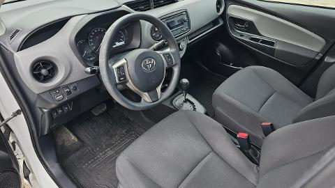 Toyota Yaris III  (75KM) - 44 300  PLN, 2017 - Katowice - wyprzedaż | Autoria.pl