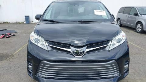 Toyota Sienna III  (296KM) - 58 000  PLN, 2019 - wyprzedaż | Autoria.pl