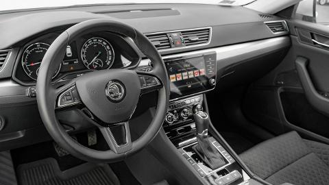 Škoda Superb III  (190KM) - 94 850  PLN, 2019 - Gdańsk - wyprzedaż | Autoria.pl