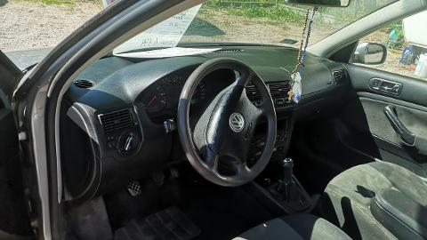 Volkswagen Golf IV  (130KM) - 4 199  PLN, 2003 - Fasty - wyprzedaż | Autoria.pl