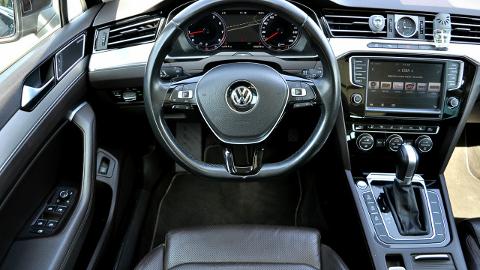 Volkswagen Passat B8  (220KM) - 69 900  PLN, 2015 - Płock - wyprzedaż | Autoria.pl