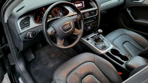 Audi A4 B8  (163KM) - 48 500  PLN, 2012 - Jatutów - wyprzedaż | Autoria.pl