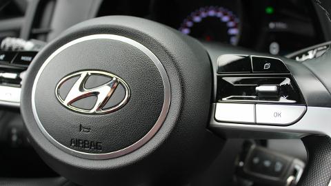Hyundai Elantra VI  (123KM) - 72 900  PLN, 2021 - Piotrków Trybunalski - wyprzedaż | Autoria.pl